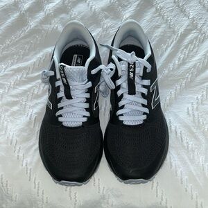 New Balance Black and blue Running Shoes